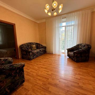 Здається 2 кімнатна квартира, вул. С.Єфремова,2 , центр