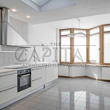 Продаж квартири + паркінг підземний в ціні /  вул. Кудрявська 13-19