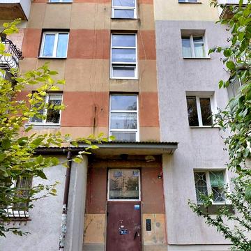 Героїв Крут вул., 4