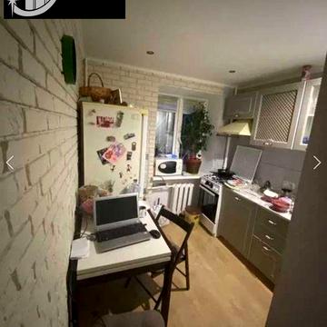 Продам 2 комнатную квартиру 49м2 возле метро Бот. Сад,ул. От. Яроша VI