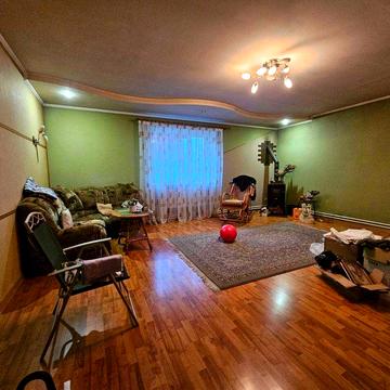 Продаж будинку в р-н Музичної фабрики.