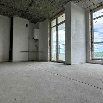 Велика двокімнатна квартира в заселеному будинку!