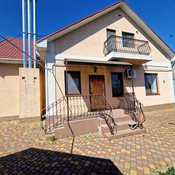 Продам великий будинок з усіма зручностями у с. Молодіжне/Чорноморськ