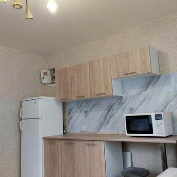 Оренда 2 кімнатної квартири з АОГВ . Район Площі Перемоги.