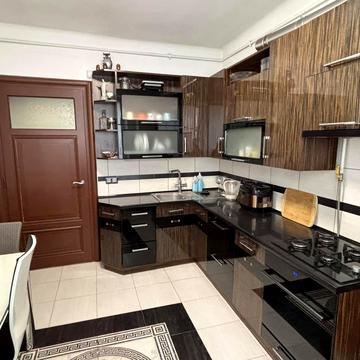 Стрийська вул., 42