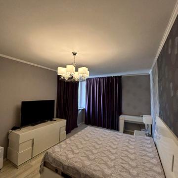 Стрийська вул., 42