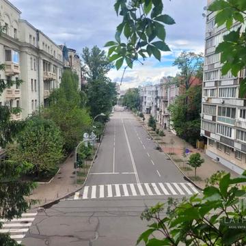 Шовковична вул., 29