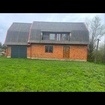 Будинок з земельною ділянкою