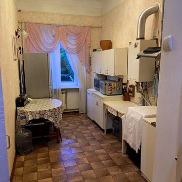Сдам 2 х комнатную квартиру  в центре по улице  Мариупольской