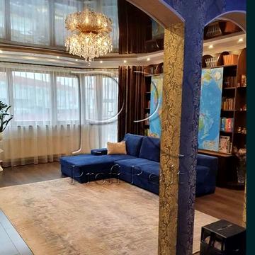 Олександра Мишуги вул., 12
