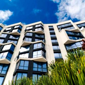 1-кімнатна з панорамним виглядом на місто!