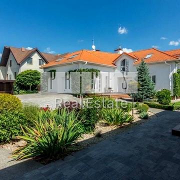 Вишеньківська вул.