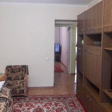 Продаж/обмін 2 кім. кв. Хоменка  з ремонтом 3/5 Ц 48/29/7