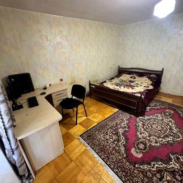 Продається 3-к квартира з індивідуальним по вул.Злуки