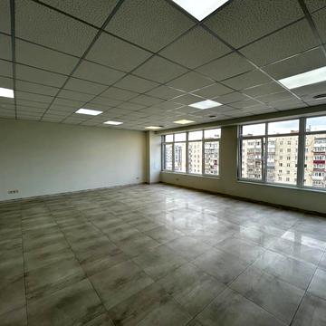 Камянецька вул., 23
