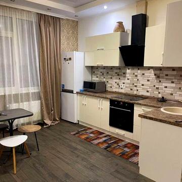 Сдам большую двух комнатную квартиру в 16 жемчужине