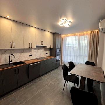 Богдана Хмельницького вул., 94