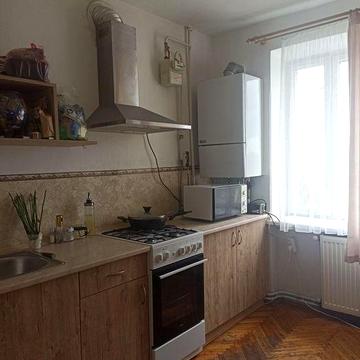 На довготривалий термін здам двох кімнату квартиру в районі Богуна.