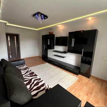 Продам ДЕШЕВО 2-кімнатну квартиру ЦЕНТР вул Карпатська