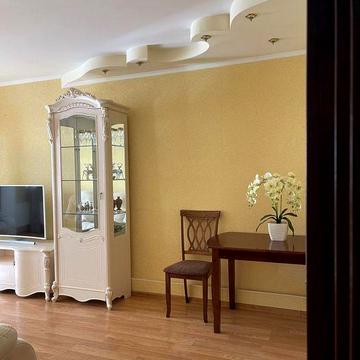 Продам 3 квартиру з меблями,та бит.технікой  ,+ гараж. Сертифікат -так