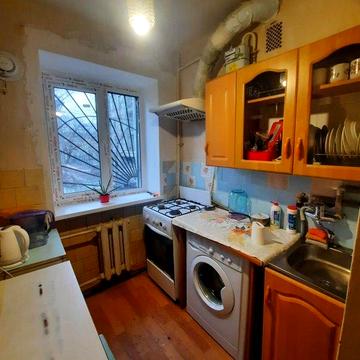 Пироговська вул., 27а