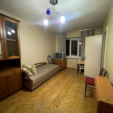 Здається 1- кімнатна квартира,метро Лісова
