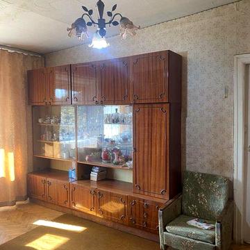Соломянський р-н.вул. Шалімова 1. М. Берестейська 10 хвилин. Продаж.