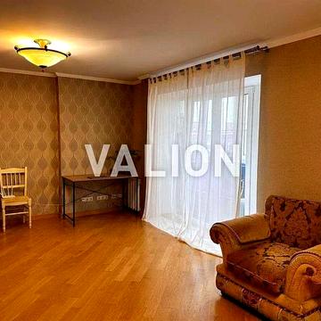 Вишукана 3 квартира з чудовим видом на Дніпро
 вул Оноре де Бальзака 6