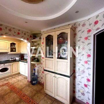 Вишукана 3 квартира з чудовим видом на Дніпро
 вул Оноре де Бальзака 6