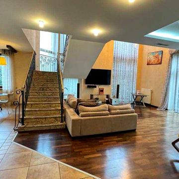 Оренда будинку з басейном с.Романків Сонячна долина