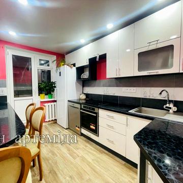 Продам 3-х к. квартиру Робоча Каверина