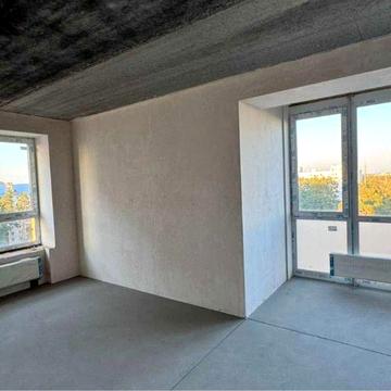 Велика 3к квартира поруч з парком та трц