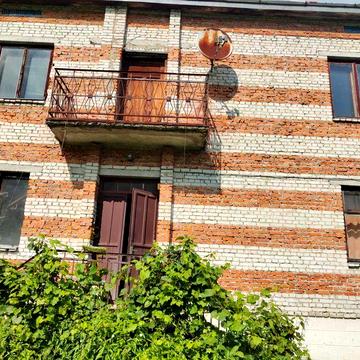 Будинок в мальовничому місці всього 20  км від Львова