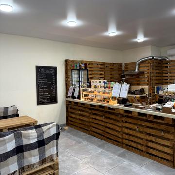 Залізнична вул., 2