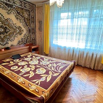 Простора 2 кім кв по вул. Симоненка 1, м. Вишгород! Центр! Газ!