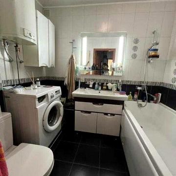 Продам 3 к. кв. 3/5, метро Палац Спотру пішки, бульвар Юрьєва