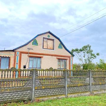Продам будинок,світло,газ, зручності є