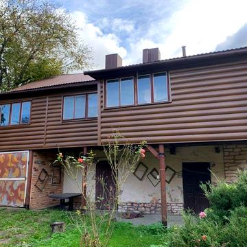 Продається біля Соборної площі будинок з приватизованою ділянкою 6 сот