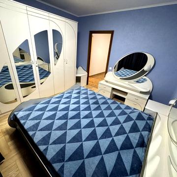 Срібнокільська вул., 8