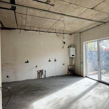 Таунхаус с начатым ремонтом. Кирпичный Дом с газом, большой участок.