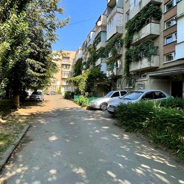 Продається 3-кімнатна квартира в Ужгороді