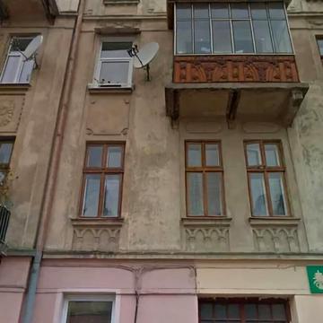 Богдана Хмельницького вул., 123
