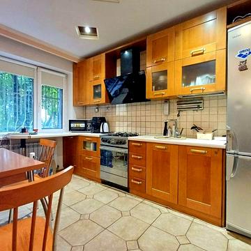 Писаржевського вул., 11