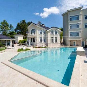 VIP маєток біля Києва: озеро, СПА, гостевий будинок