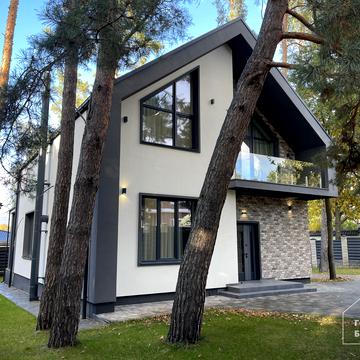 Квітнева вул.