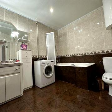 Здається 3 кімнатна квартира, парк Шевченко, вул. С. Єфремова