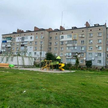 Продам двокімнатну квартиру в м. Бар