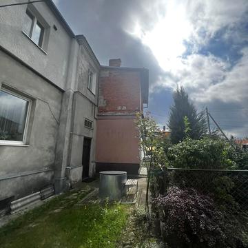 Львівська вул., 12