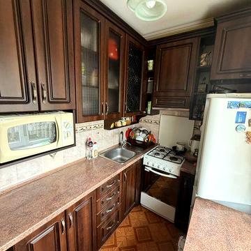 2 кім. квартира з ремонтом вул.Полтави ( біля Патона, Виговського )