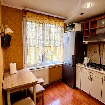 Сдам 2 комнатную квартиру. Возле метро. Ул. 23 августа